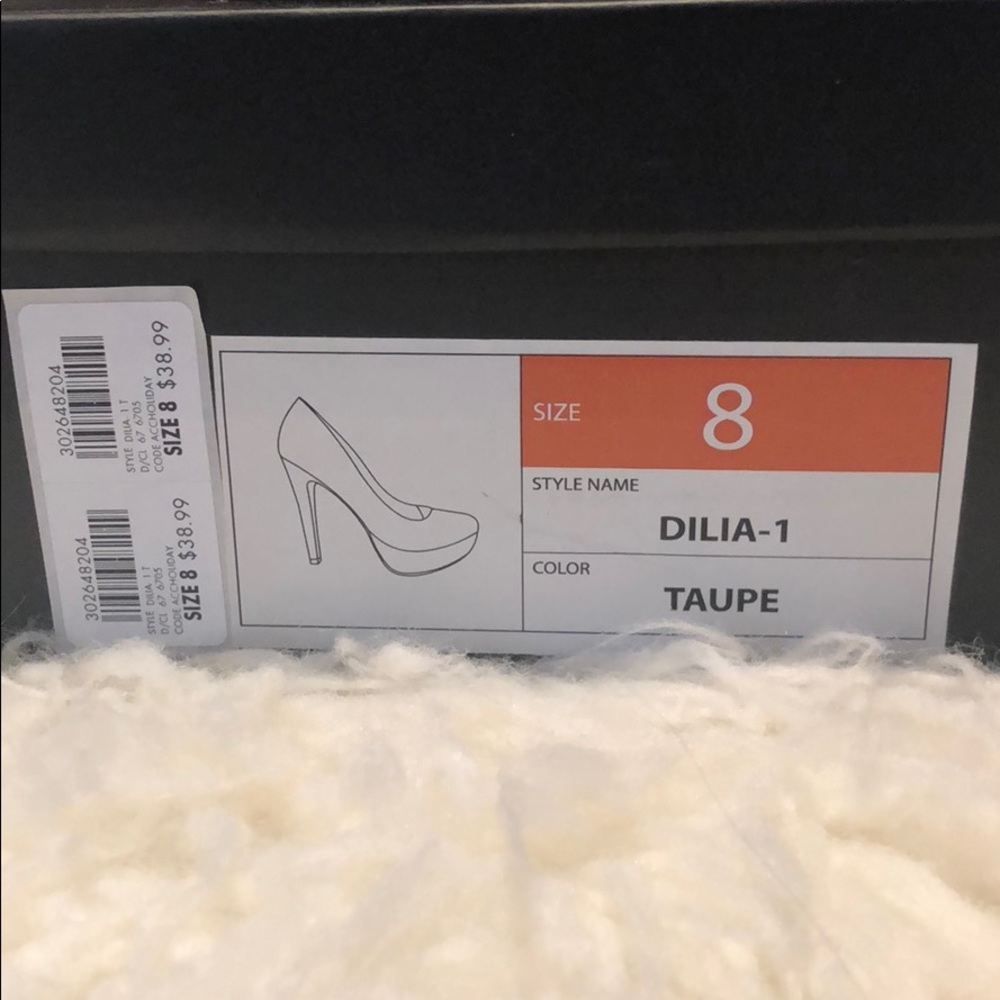 Heels - Picture 2 of 4